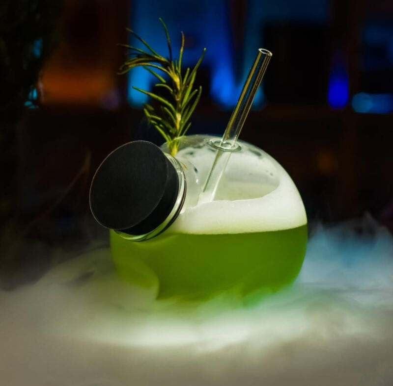 LiquidChef, Mauritius mobile bar, cocktail catering Mauritius, luxury bar service, event bartenders, wedding bar Mauritius, private party cocktails, professional bartenders Mauritius, premium cocktail service, bespoke cocktails, mobile cocktail bar Mauriti